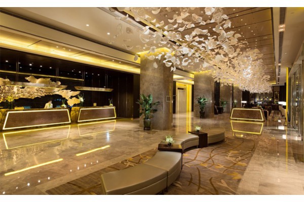 山城夜色璀璨，重庆这条夜生活街不容错过！